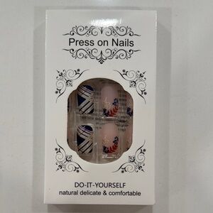 Press On Nails with plaid & floral design